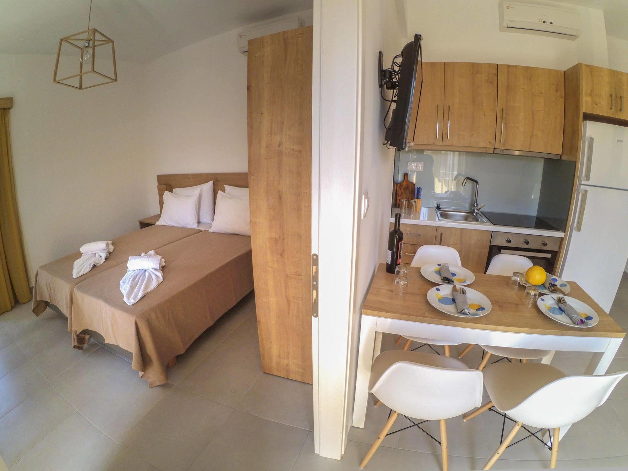 Castell Hotel كيساموس المظهر الخارجي الصورة
